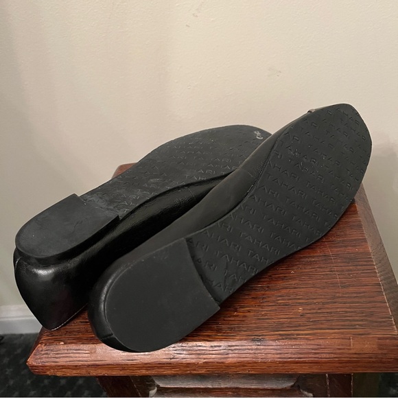 Tahari Caroline Black Leather Patent Cap Toe Loafer Flats - Picture 8 of 8